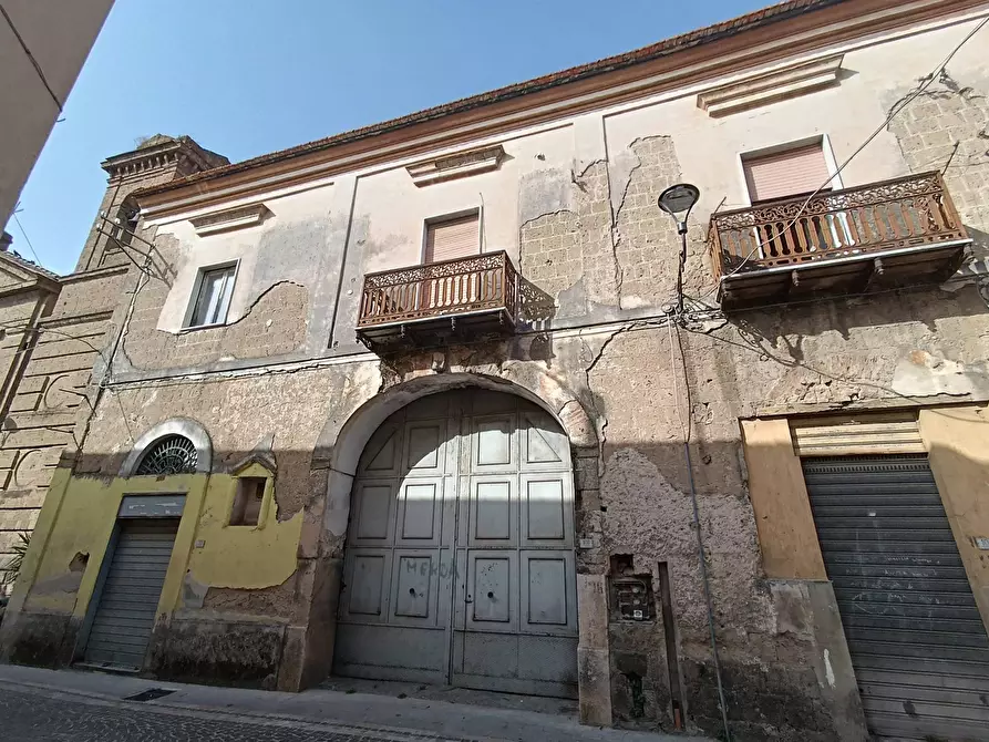 Immagine 1 di Palazzo in vendita  in Via Gramsci a Capodrise