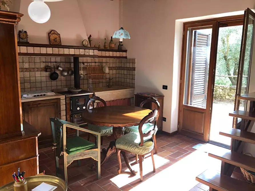 Immagine 1 di Appartamento in vendita  a Siena