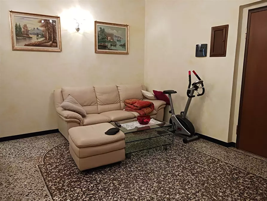 Immagine 1 di Appartamento in vendita  a Savona