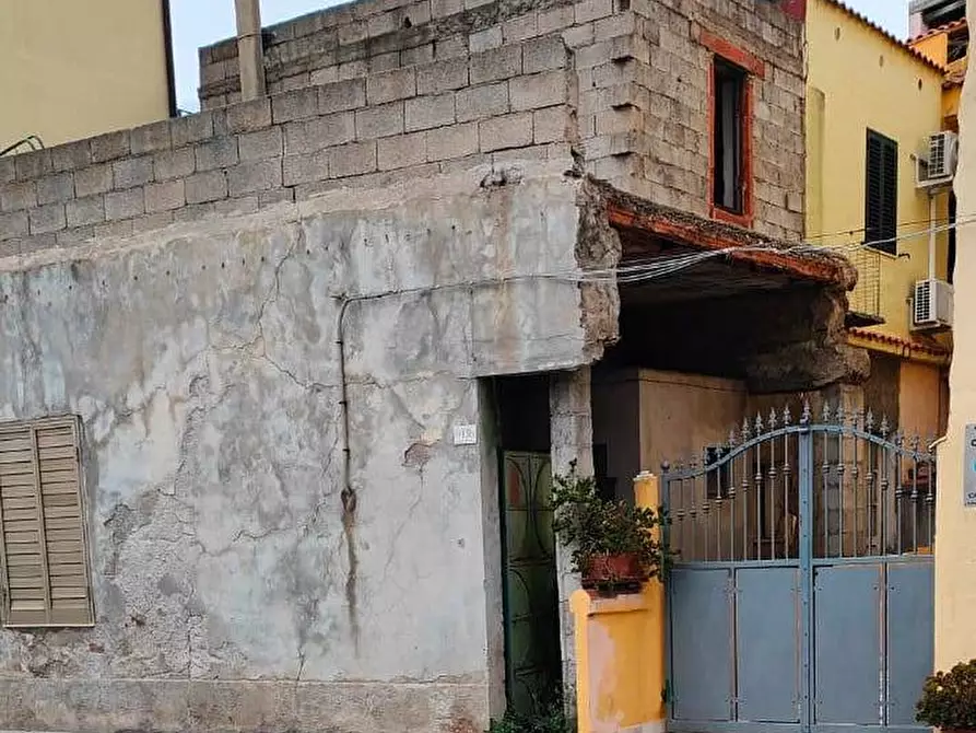 Immagine 1 di Appartamento in vendita  in via sebastiano chisu a Orosei