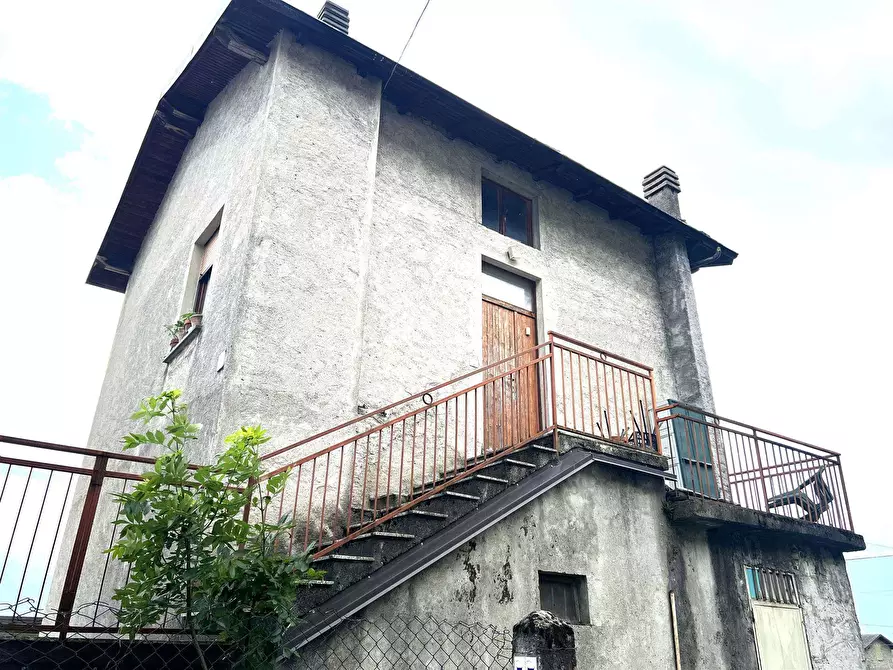 Immagine 1 di Casa indipendente in vendita  in Frazione Triangia a Sondrio
