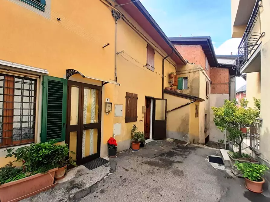 Immagine 1 di Appartamento in vendita  in Via Garibaldi a Castiglione Dei Pepoli