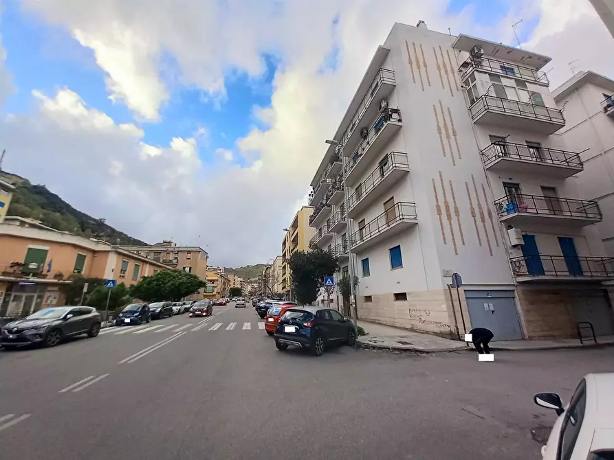 Immagine 1 di Appartamento in vendita  in via Pietro Castelli a Messina