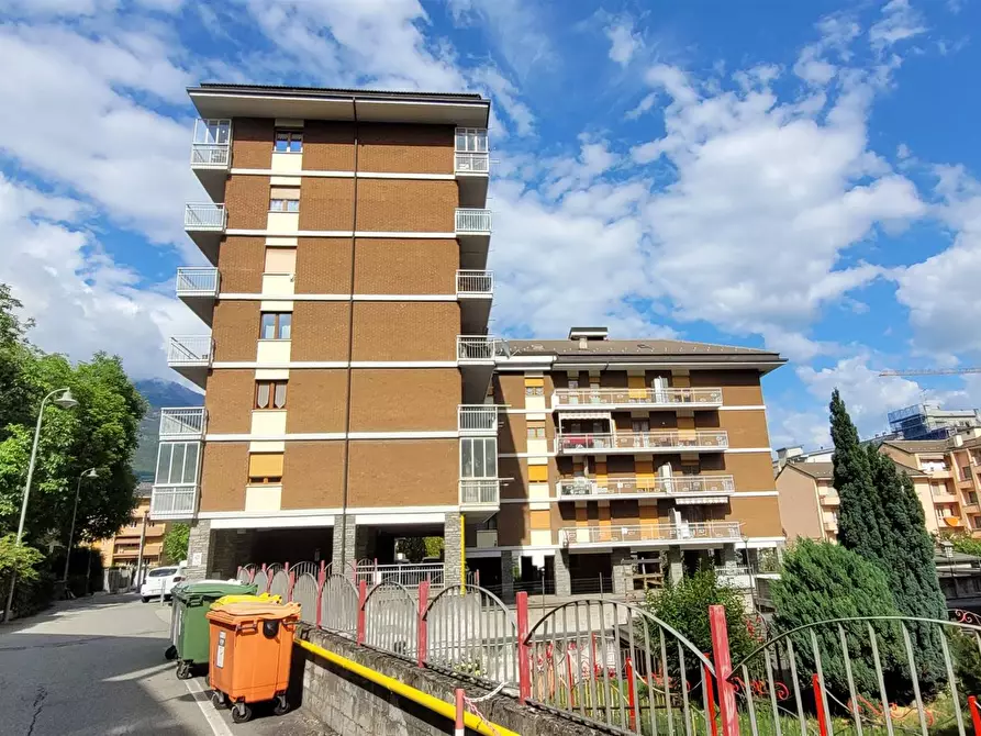 Immagine 1 di Appartamento in vendita  in Via Adamello a Aosta