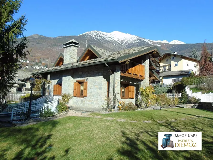 Immagine 1 di Villa in vendita  in Località Nicolin a Aosta