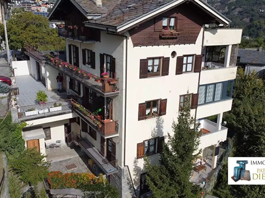 Immagine 1 di Appartamento in vendita  in frazione Signayes a Aosta
