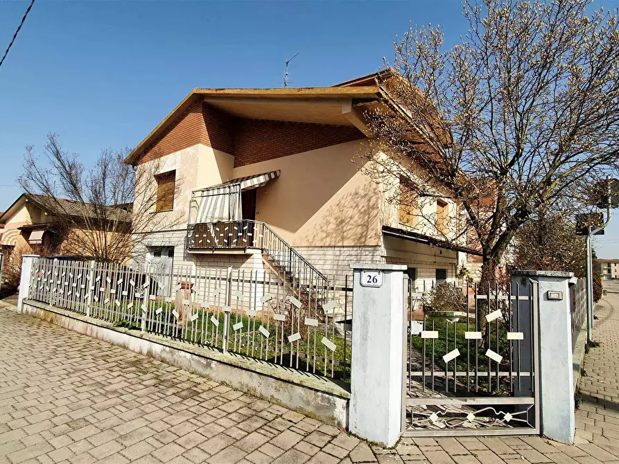 Immagine 1 di Villa in vendita  in Via Botticelli a Moglia