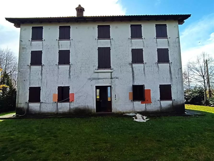 Immagine 1 di Villa in vendita  a Cadelbosco Di Sopra