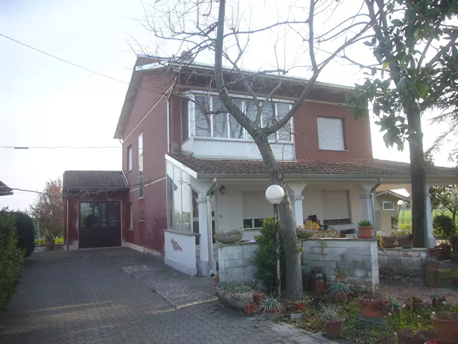 Immagine 1 di Casa indipendente in vendita  a Novellara