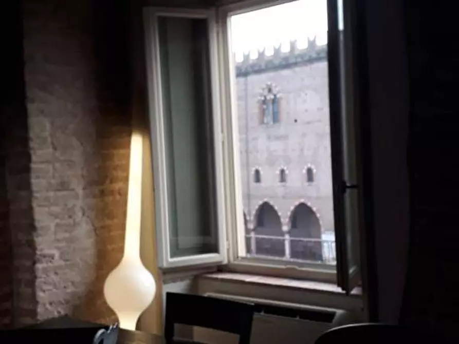 Immagine 1 di Appartamento in vendita  in PIAZZA SORDELLO a Mantova
