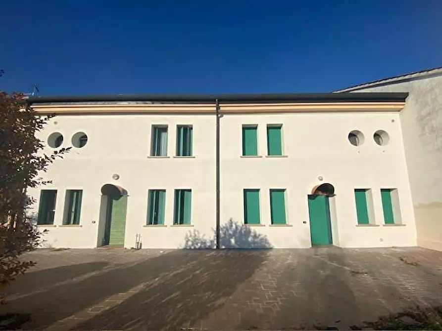 Immagine 1 di Villa in vendita  in Via Dossi a Sabbioneta