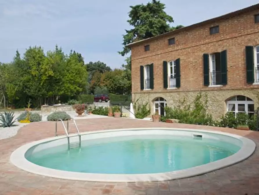 Immagine 1 di Villa in vendita  a San Giovanni D'asso