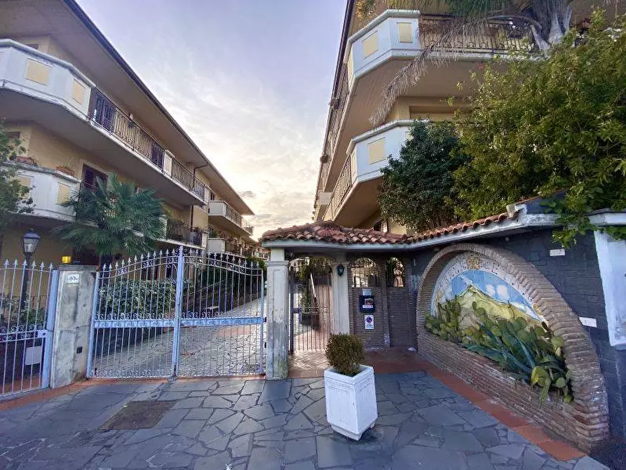 Immagine 1 di Appartamento in vendita  in Via Guglielmino a Gravina Di Catania