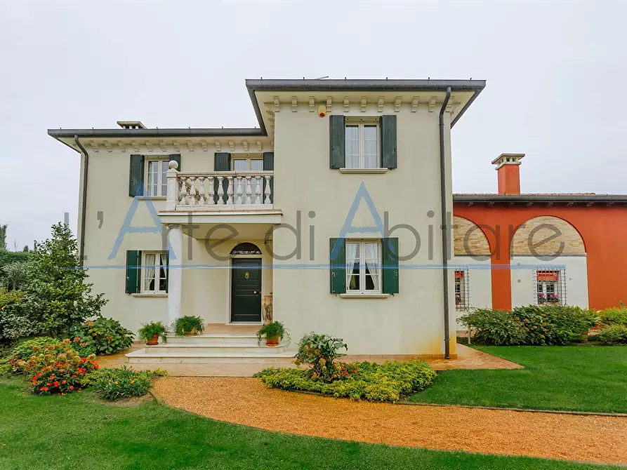 Immagine 1 di Villa in vendita  a Piove Di Sacco
