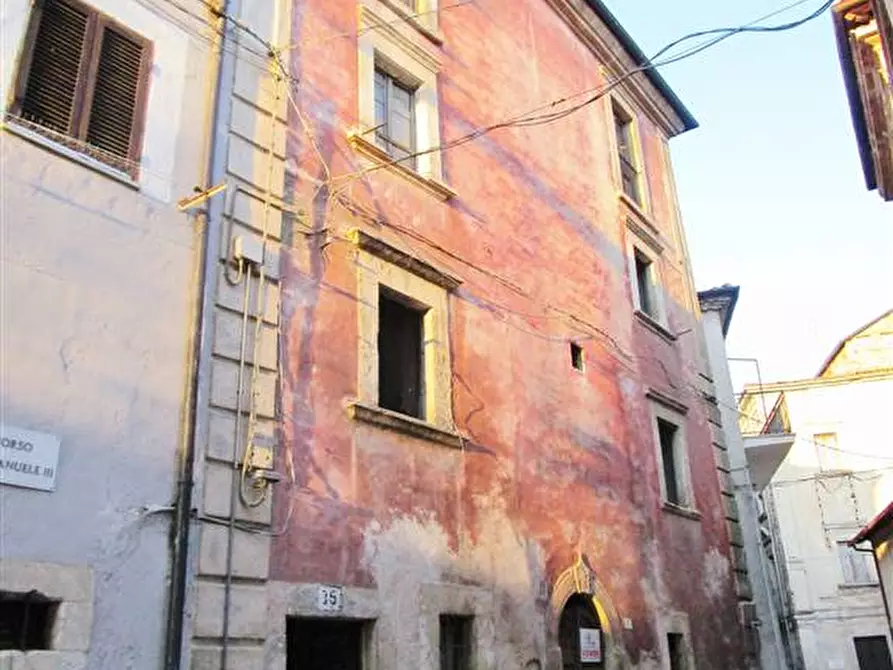 Immagine 1 di Casa indipendente in vendita  in Corso Vittorio Emanuele III a Scurcola Marsicana