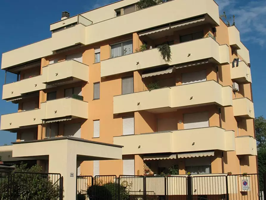 Immagine 1 di Appartamento in vendita  in via XXIV Maggio a Saronno