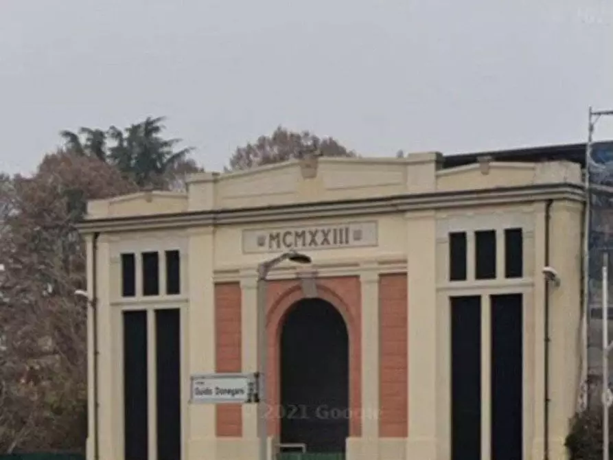 Immagine 1 di Palazzo in vendita  a Novara