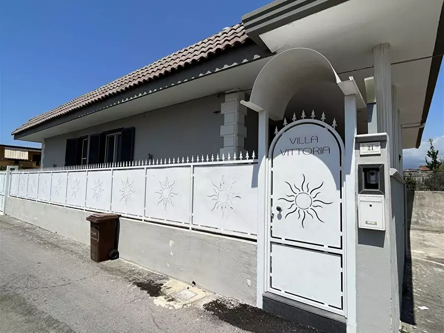 Immagine 1 di Villa in vendita  in Traversa fondo d'orto a Castellammare Di Stabia