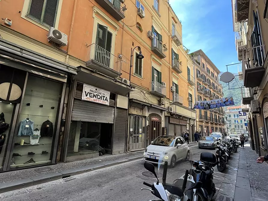 Immagine 1 di Negozio in vendita  in Corso Vittorio Emanuele a Castellammare Di Stabia