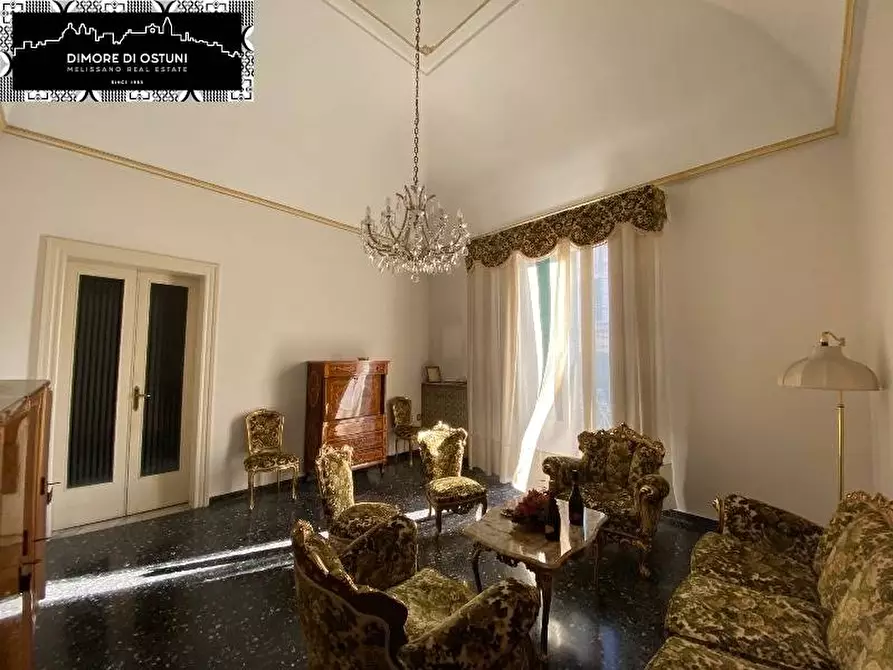 Immagine 1 di Palazzo in vendita  in VIALE POLA a Ostuni