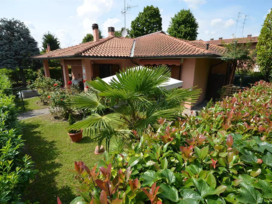 Immagine 1 di Villa in vendita  in VIA GUIDO SERRA a Zola Predosa