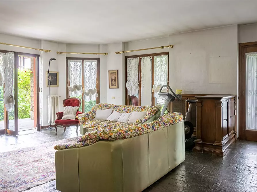 Immagine 1 di Villa in vendita  a Capriate San Gervasio