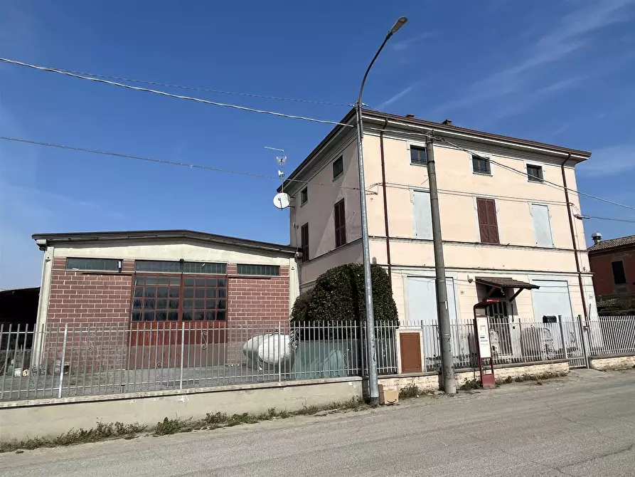 Immagine 1 di Azienda agricola in vendita  a Piacenza