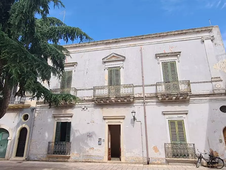 Immagine 1 di Palazzo in vendita  a San Pietro Vernotico