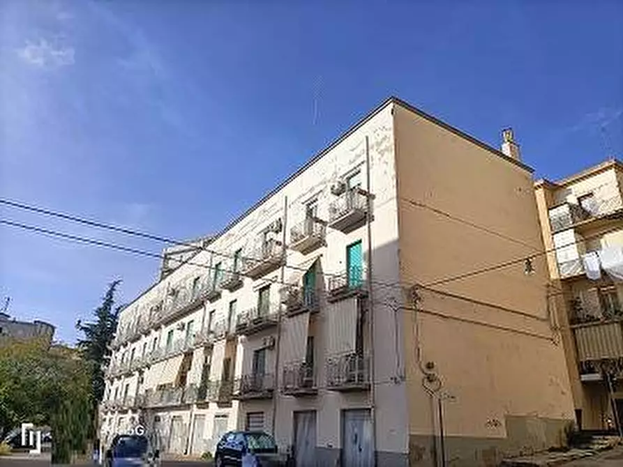 Immagine 1 di Appartamento in vendita  in Via Ugo Foscolo a Caltanissetta