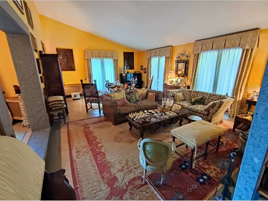 Immagine 1 di Villa in vendita  in Via del Laghetto a Fiano Romano
