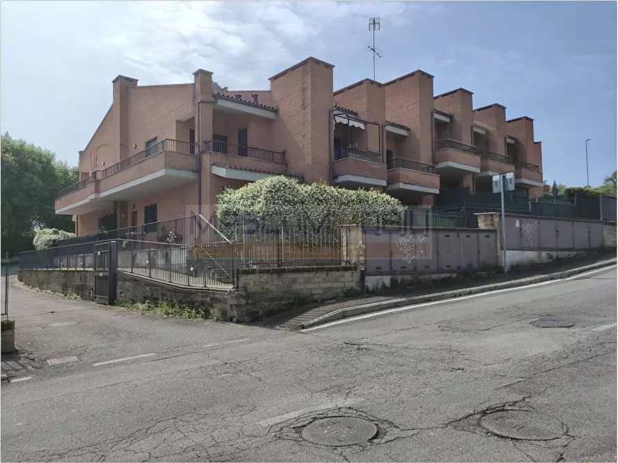 Immagine 1 di Appartamento in vendita  in Via U. terracini a Fiano Romano