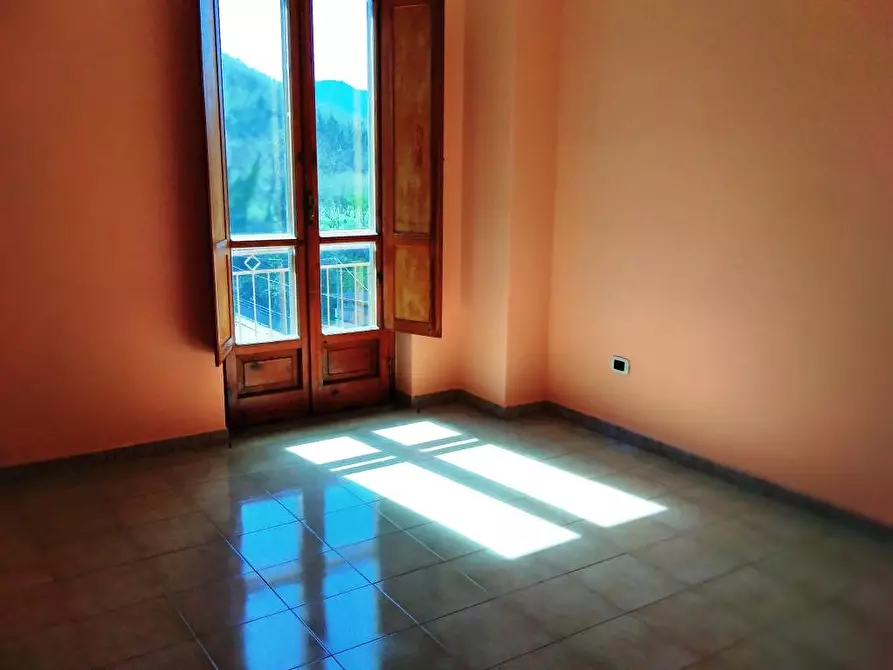 Immagine 1 di Appartamento in vendita  in VIA C. MENOTTI a Baronissi