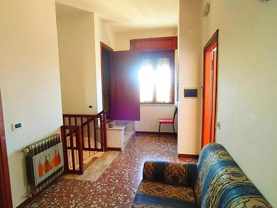 Immagine 1 di Appartamento in affitto  a Calvi Dell'umbria