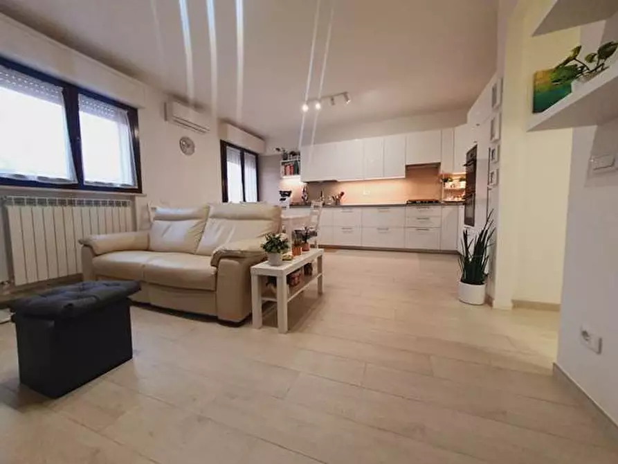 Immagine 1 di Appartamento in vendita  a Osimo