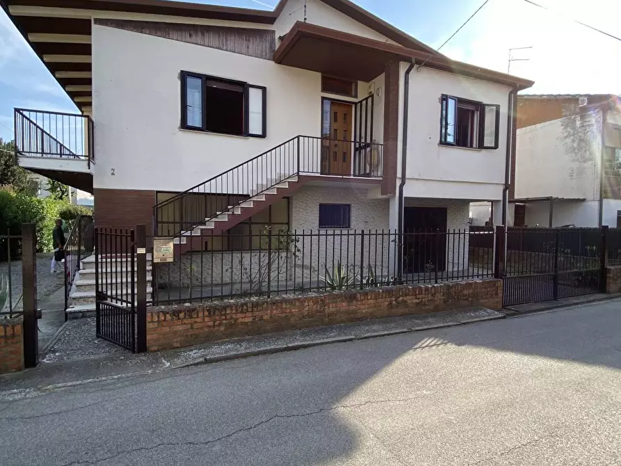 Immagine 1 di Villa in vendita  a Adria