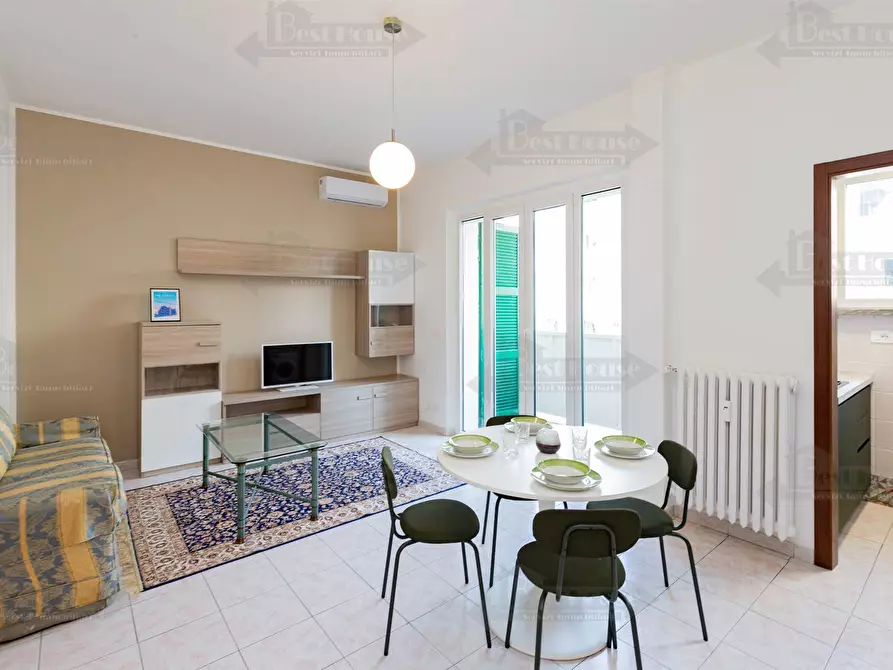 Immagine 1 di Appartamento in affitto  in via Birago a Milano