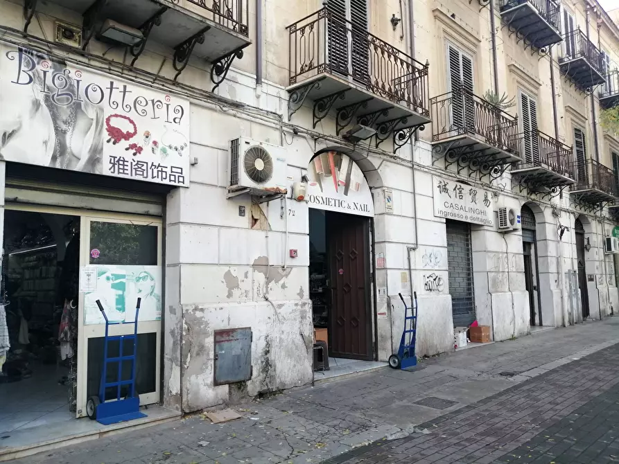 Immagine 1 di Negozio in vendita  in via lincoln a Palermo