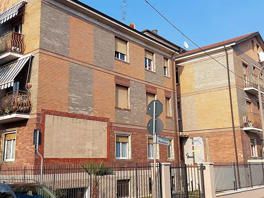 Immagine 1 di Appartamento in vendita  in Via Monte Nero a Novate Milanese