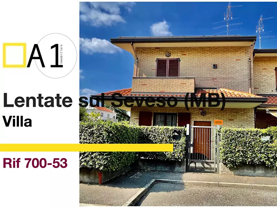 Immagine 1 di Villa in vendita  a Lentate Sul Seveso