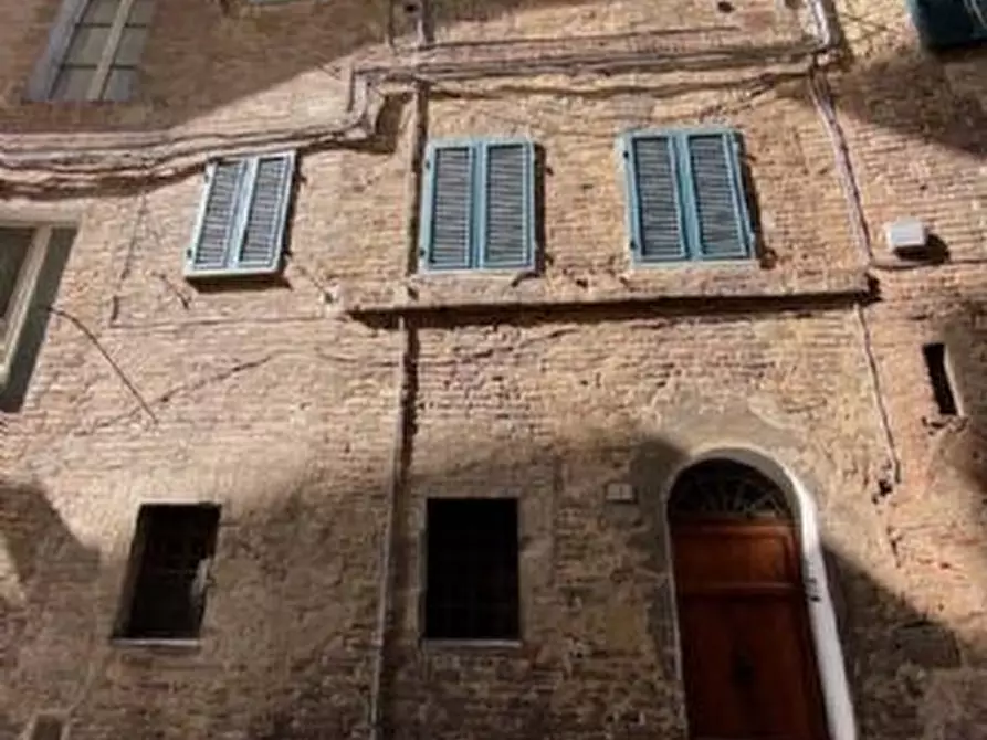 Immagine 1 di Appartamento in vendita  in Via Pignattello a Siena