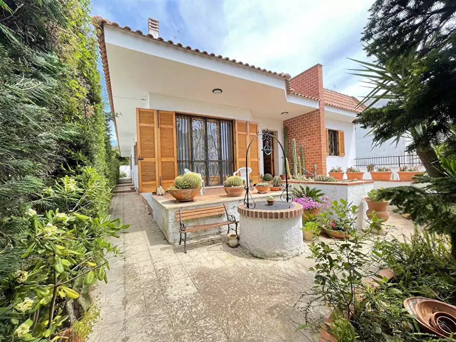 Immagine 1 di Villa in vendita  in VIA SAN SIMONE a Sannicola