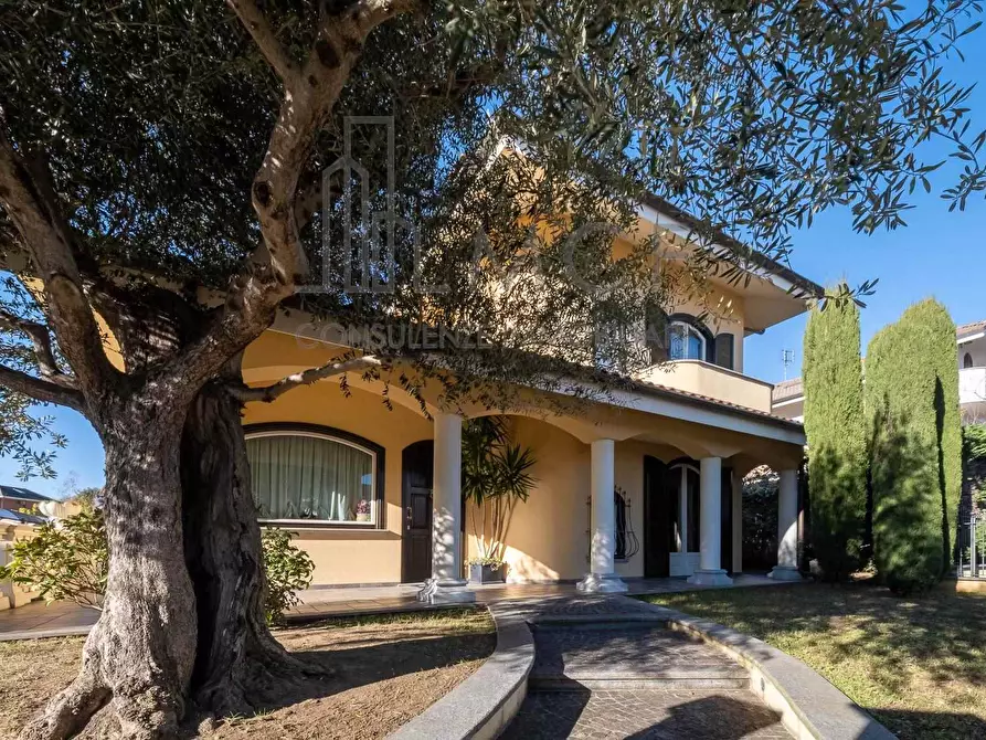 Immagine 1 di Villa in vendita  in via colla a Bruino