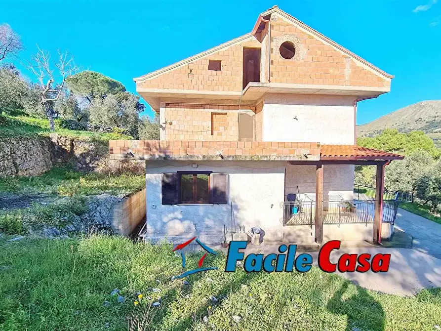 Immagine 1 di Villa in vendita  in vacastello a Campodimele