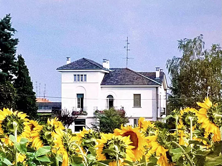 Immagine 1 di Villa in vendita  a Rovellasca