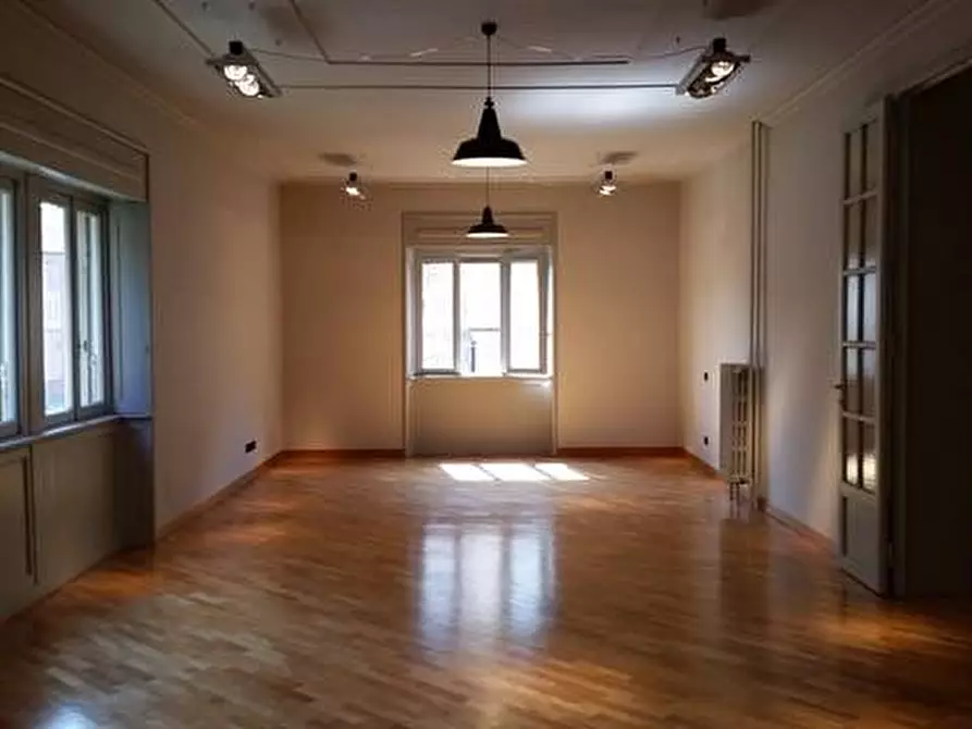 Immagine 1 di Ufficio in affitto  in Via Tasca a Bergamo