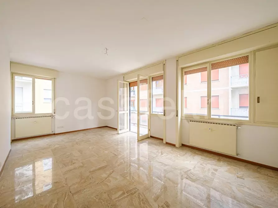 Immagine 1 di Appartamento in vendita  in via locatelli a Bergamo