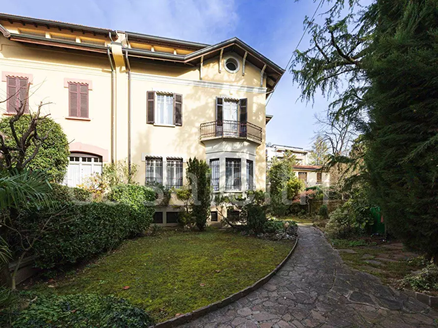 Immagine 1 di Casa indipendente in vendita  in via nullo a Bergamo