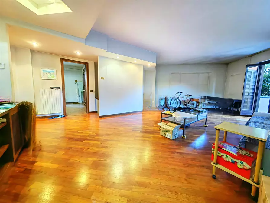 Immagine 1 di Appartamento in vendita  in via perosi a Prato