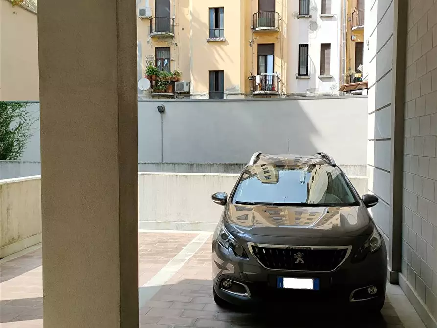 Immagine 1 di Posto auto in affitto  in san mansueto a Milano
