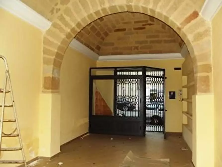 Immagine 1 di Negozio in affitto  in VIA MARIO NUCCIO a Marsala